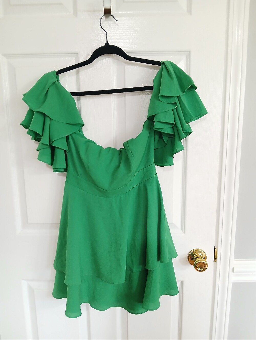 Do+Be Green Ruffle Sleeve Women’s Emerald Green Mini Dress Party Feminine Resort